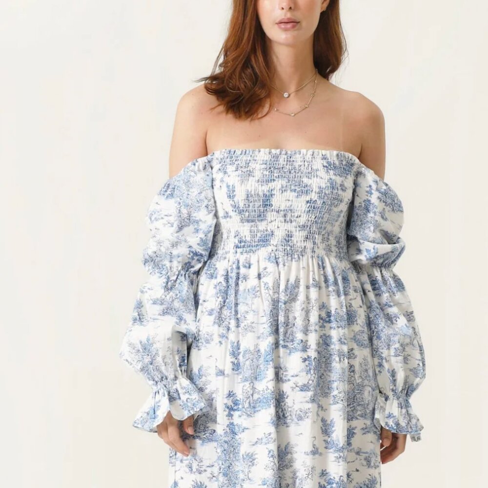 Nothing Fits But Blue and White Yuki Dress EUC